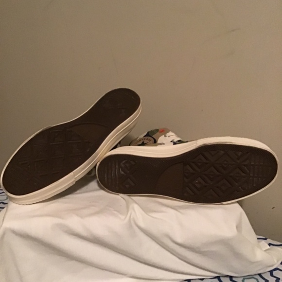 😎CONVERSE, size 9.5, worn twice, see photos , no box - Picture 5 of 5